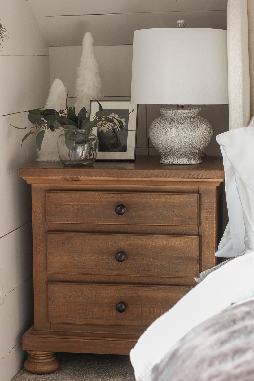 Home blogger and interior decorator Liz Fourez shares a bedroom refresh for Christmas