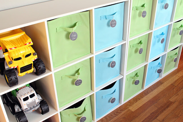 Kid's Playroom Makeover with lots of organizing tips and decor ideas! #playroom #kids #decor