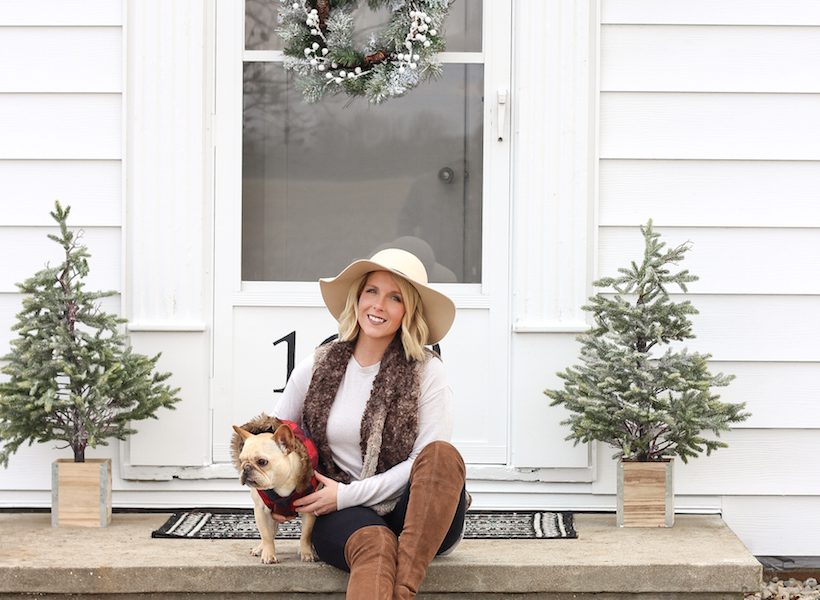 Step inside Indiana home and lifestyle blogger Liz Fourez's charming 1940's farmhouse for simple and inspiring Christmas decorating ideas