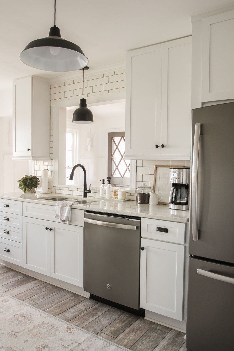 WASHABLE rugs! Home blogger and interior decorator Liz Fourez tests out a washable rug in her kitchen. 